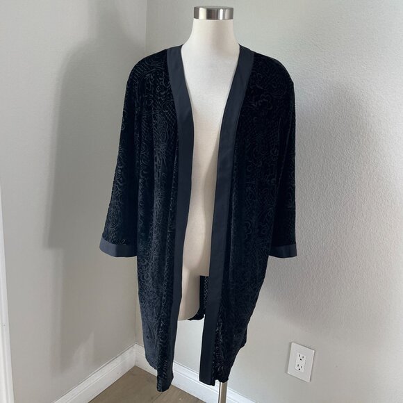 NEW Catherines Womens Plus 3X 26/28W Black Kimono Jacket Velvet Burnout Cardigan - Picture 1 of 11